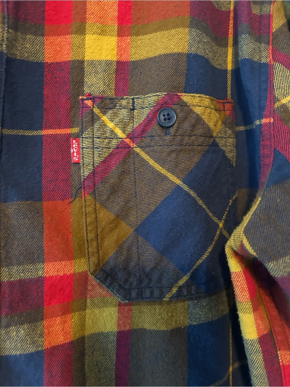 Levi’s button down - Picture 2 of 5